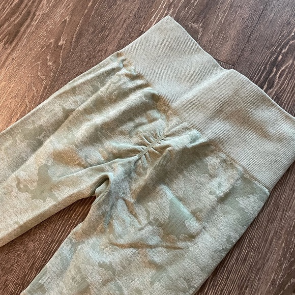 Gymshark Adapt Green Camo Leggings - XS - Picture 3 of 5